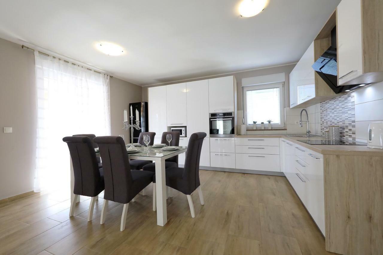 Holiday House Mia Murvica  Екстер'єр фото