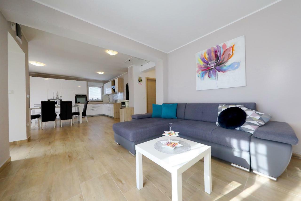 Holiday House Mia Murvica  Екстер'єр фото